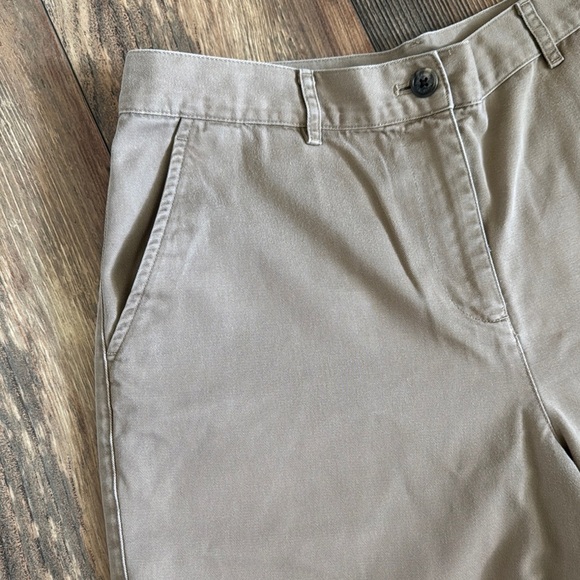 Ralph Lauren Tan Shorts, size 10. Great condition. - Picture 4 of 7